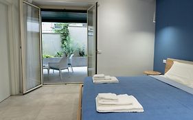 Catania E Dintorni Living Rooms